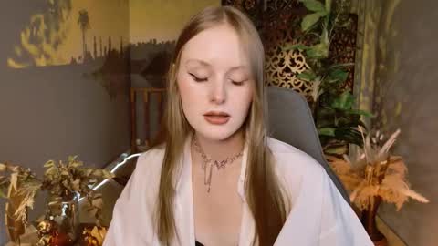 Vivien online show from 12.22.25