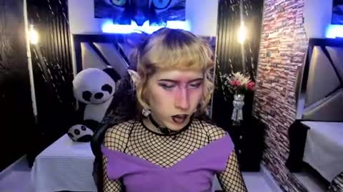 vivienne hadid online show from 06.27.26
