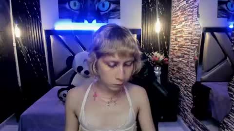 vivienne hadid online show from 07.05.26