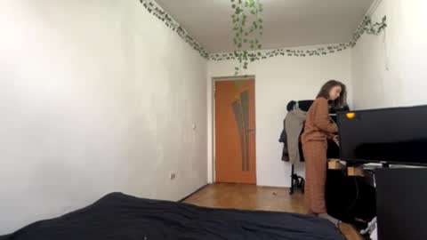 Snapshot of viviennebreihan chatting on 11.03.25 Vivi online show from 11.03.25