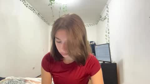 Snapshot of viviennebreihan chatting on 11.06.25 Vivi online show from 11.06.25