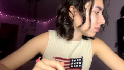 Snapshot of viviennebreihan chatting on 11.28.25 Vivi online show from 11.28.25