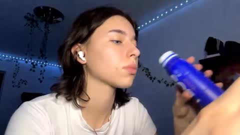 Snapshot of viviennebreihan chatting on 12.03.25 Vivi online show from 12.03.25