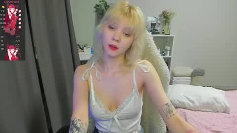 Snapshot of vivy_ chatting on 06.22.26 chatur babes online show from 06.22.26