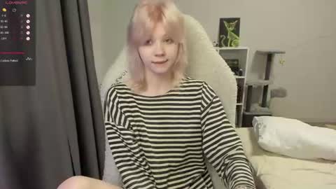 Snapshot of vivy_ chatting on 07.22.26 chatur babes online show from 07.22.26