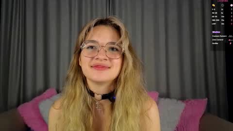 Snapshot of vivyboo111 chatting on 11.30.25 vivyboo111 online show from 11.30.25