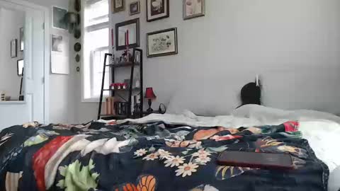 Liz online show from 10.10.25