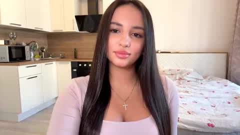 Miss Mia online show from 06.25.26