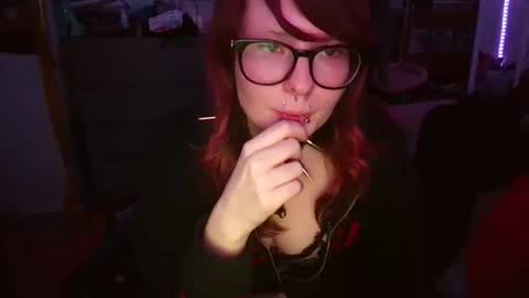 Snapshot of vmpbitez chatting on 02.22.25 angel online show from 02.22.25