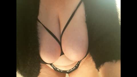 Snapshot of voluptuosaxl chatting on 12.15.25 Mary online show from 12.15.25