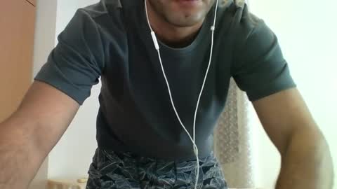 Snapshot of volve5 chatting on 12.22.24 volve5 online show from 12.22.24