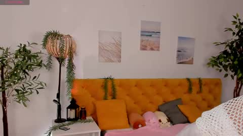 Snapshot of vonen_ray chatting on 05.16.26 Vonen online show from 05.16.26