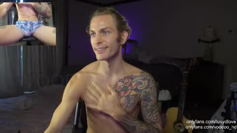 Snapshot of voodoo_hd chatting on 10.10.25 Voodoo and Lucy online show from 10.10.25