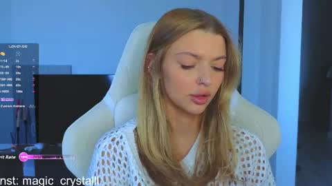 Snapshot of vopooo chatting on 06.17.26 Aliceinst magic crystalll online show from 06.17.26