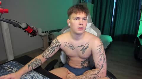 Snapshot of vova_belkin_ chatting on 11.25.25 vova online show from 11.25.25