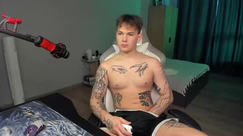 Snapshot of vova_belkin_ chatting on 12.04.25 vova online show from 12.04.25