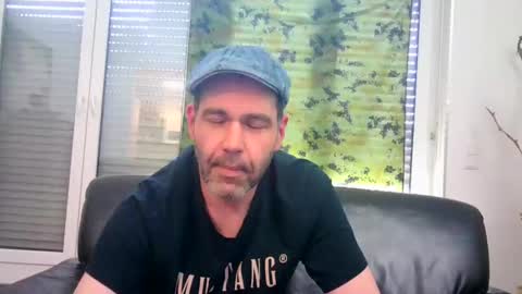 Snapshot of voyeuredeluxe chatting on 01.08.26 voyeuredeluxe online show from 01.08.26