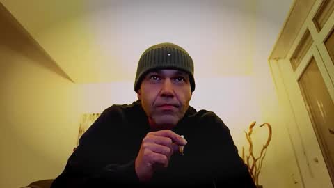 Snapshot of voyeuredeluxe chatting on 02.24.26 voyeuredeluxe online show from 02.24.26