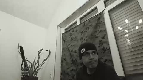 Snapshot of voyeuredeluxe chatting on 03.06.26 voyeuredeluxe online show from 03.06.26