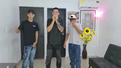 voyeurism_guys online show from 05.19.26