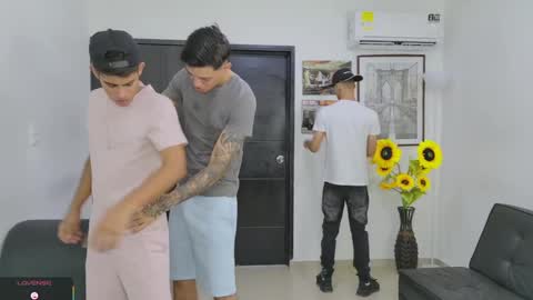 voyeurism_guys online show from 05.20.26
