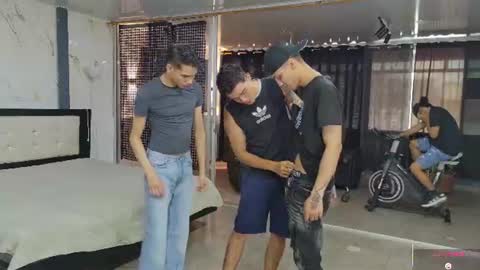 voyeurism_guys online show from 06.15.26