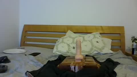 Snapshot of vwelad6969 chatting on 03.08.25 hung boy online show from 03.08.25