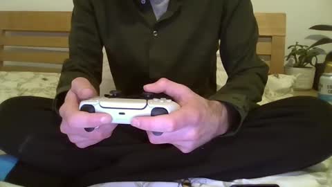 Snapshot of vwelad6969 chatting on 03.11.25 hung boy online show from 03.11.25