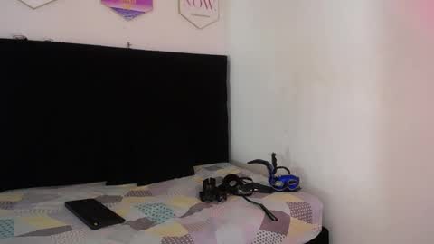 Snapshot of vwildcatper chatting on 09.17.25 wild cat  online show from 09.17.25