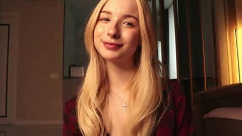 Snapshot of w1xll chatting on 04.09.26 Nana online show from 04.09.26