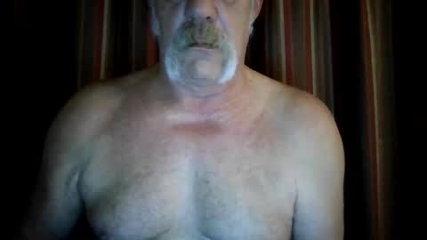 Snapshot of wahassa chatting on 10.26.25 wahassa online show from 10.26.25