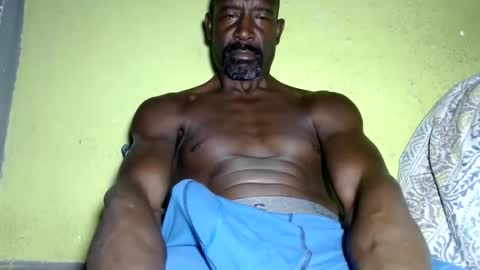 Snapshot of waleswusup chatting on 12.08.24 Champion Lover online show from 12.08.24