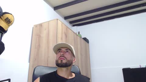 Snapshot of walter_brownn01 chatting on 10.28.25 WALTER BROWN online show from 10.28.25