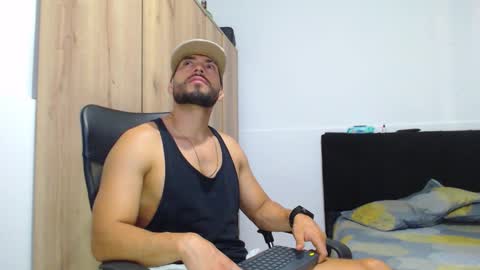 WALTER BROWN  online show from 11.08.25