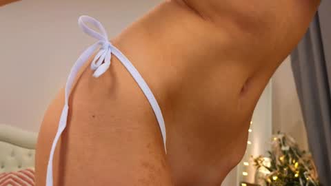 Snapshot of wanda_robinson chatting on 12.16.24 Wendy. Hello Honeys Ill see you 2nd 5th 7th this week love you3 online show from 12.16.24