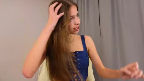 Snapshot of wanda_robinson chatting on 02.27.25 Wendy. Hello Honeys Ill see you 2nd 5th 7th this week love you3 online show from 02.27.25