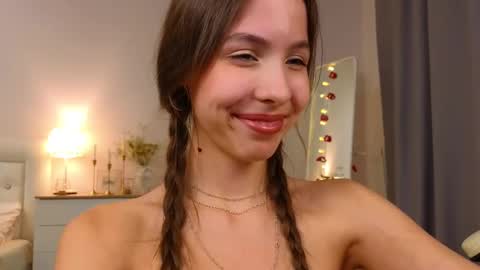 Snapshot of wanda_robinson chatting on 03.07.25 Wendy. Hello Honeys Ill see you 2nd 5th 7th this week love you3 online show from 03.07.25