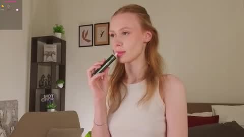 Snapshot of wandaalsbrook chatting on 09.18.25 Emi online show from 09.18.25