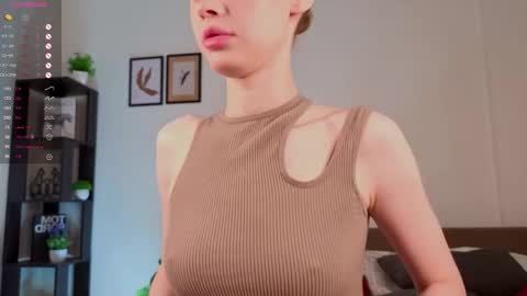 Snapshot of wandaalsbrook chatting on 09.26.25 Emi online show from 09.26.25