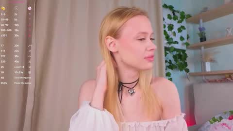 Snapshot of wandaalsbrook chatting on 11.10.25 Emi online show from 11.10.25