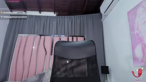 Snapshot of wandaxs69 chatting on 02.06.25 wanda online show from 02.06.25