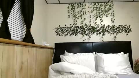 Snapshot of wanderlustgaal chatting on 12.03.25 wanderlustgaal online show from 12.03.25