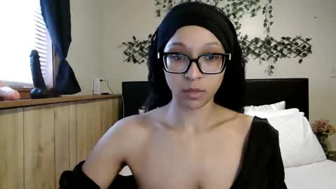 Snapshot of wanderlustgaal chatting on 12.04.25 wanderlustgaal online show from 12.04.25