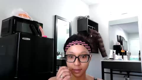 Snapshot of wanderlustgaal chatting on 02.08.26 wanderlustgaal online show from 02.08.26