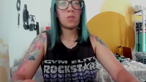 Snapshot of waningrosee chatting on 01.03.25 Waningrose Lu online show from 01.03.25