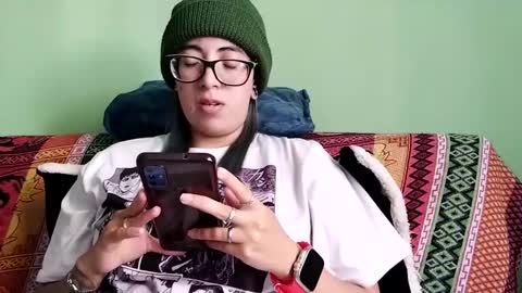 Snapshot of waningrosee chatting on 01.19.25 Waningrose Lu online show from 01.19.25