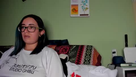 Snapshot of waningrosee chatting on 02.14.25 Waningrose Lu online show from 02.14.25