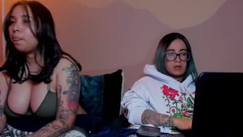 Snapshot of waningrosee chatting on 03.07.25 Waningrose Lu online show from 03.07.25