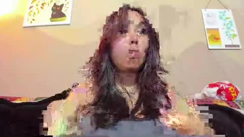 Snapshot of waningrosee chatting on 09.21.25 Waningrose Lu online show from 09.21.25