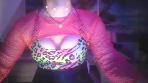 Snapshot of wannafeelitall chatting on 12.22.24 Emilia inst online show from 12.22.24